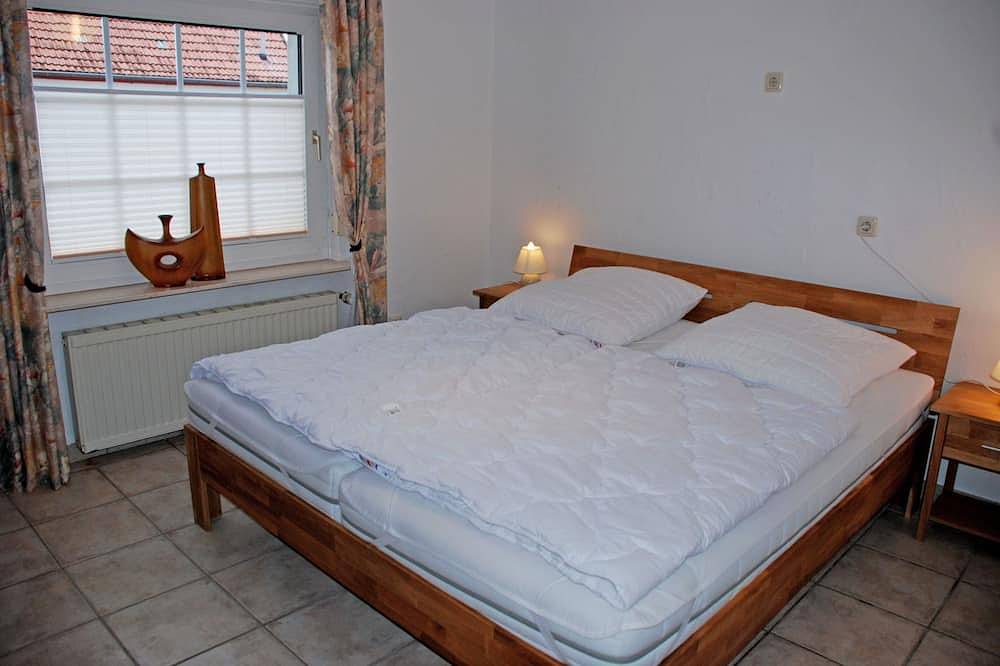 Pommernhof vacation apartment with terrace on the ground floor - Ferienwohnungen auf dem Pommernhof in Samtens, Ruegen