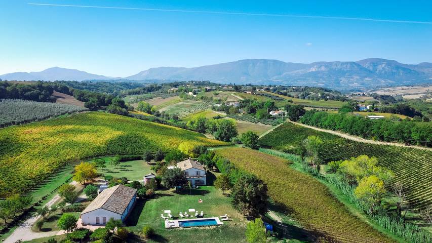 Villa per 10 persone, con Terrazza e Giardino a Penne