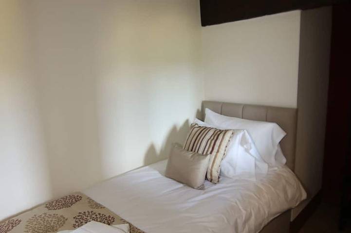 Idyllic cottage in Slaithwaite, stunning views, heart of the countryside in Westliches Yorkshire