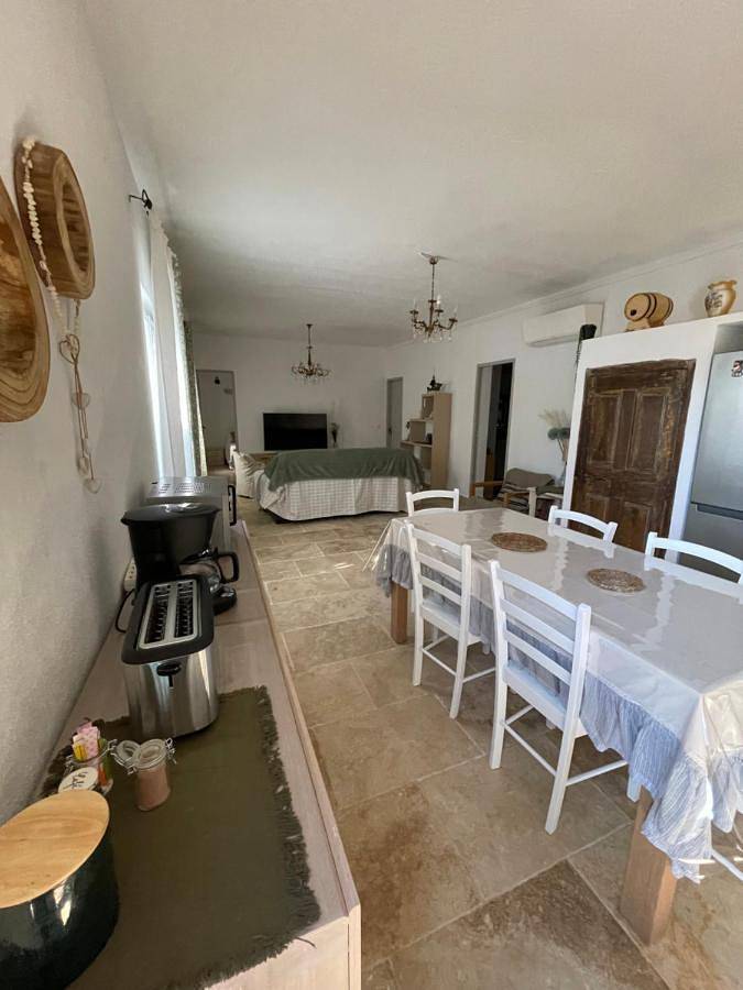 Location de vacances pour 6 personnes, avec piscine et bassin pour enfant ainsi que jardin et vue à Manosque - 4