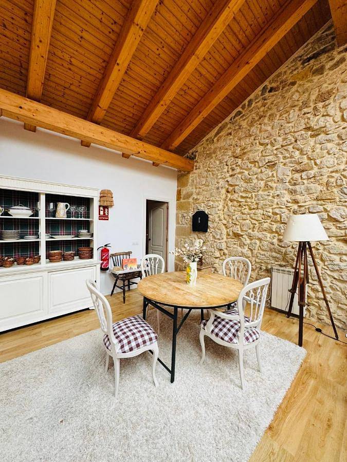 Location de vacances pour 7 personnes, avec jacuzzi et jardin à Santillana del Mar - 4