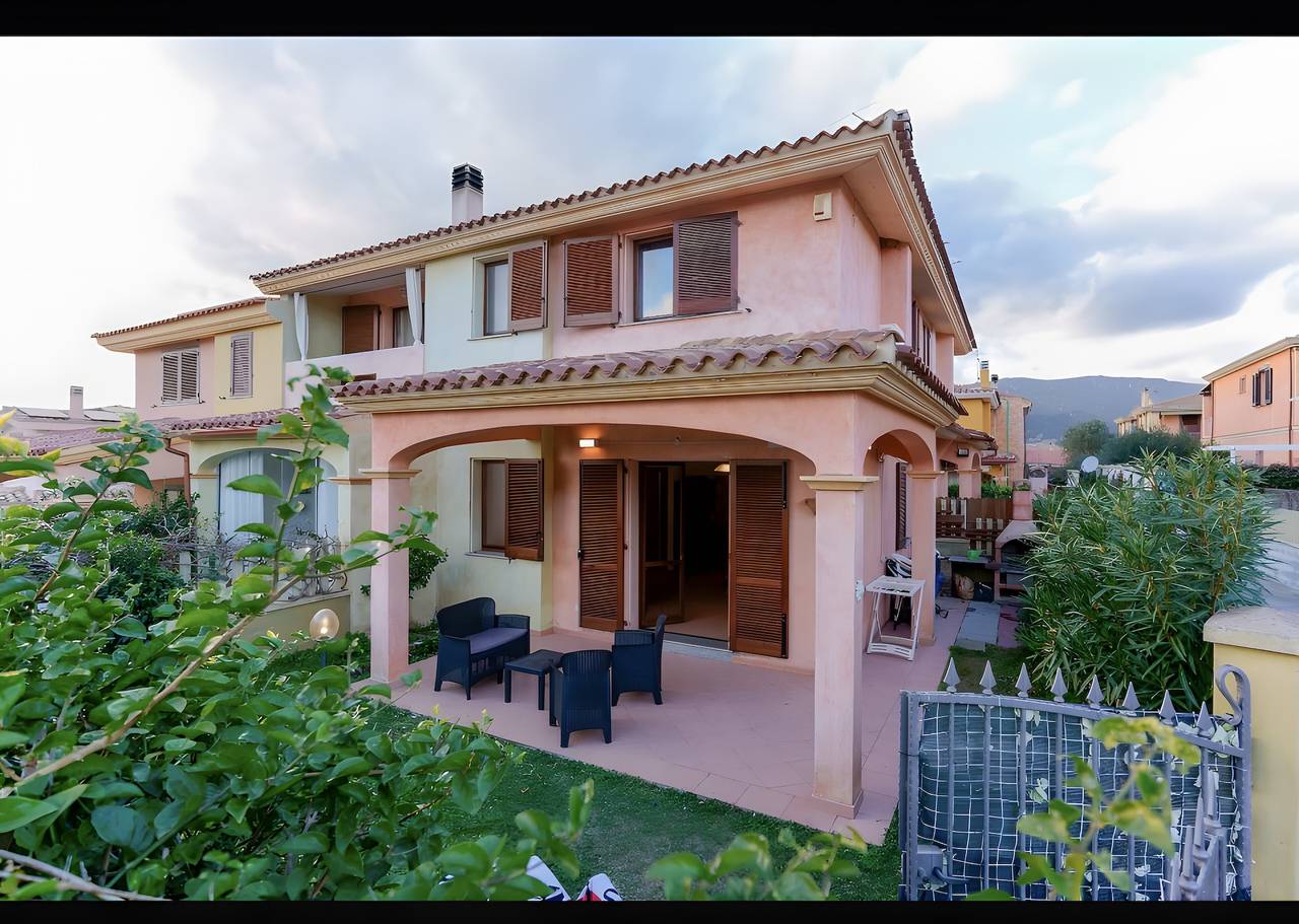 Casa Vacacional 'Rafael Villasimius House' con Jardín Privado, Wi-Fi y Aire Acondicionado in Crabonaxa/Villasimius, Villasimius