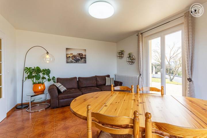 Gîte pour 5 personnes, avec terrasse ainsi que piscine et jardin à Trévignin - 3