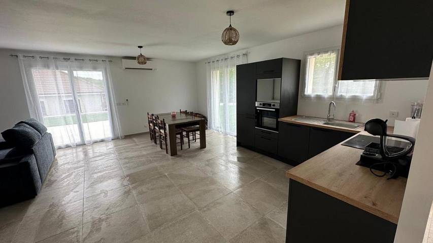 Location de vacances pour 10 personnes, avec jardin et terrasse, animaux acceptés dans Saint-Vit - 4