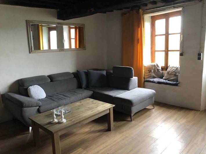 Location de vacances pour 4 personnes, avec vue ainsi que jardin et piscine à Chiddes - 3