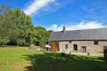 Gîte pour 5 personnes, avec jardin à Montaigu-les-Bois