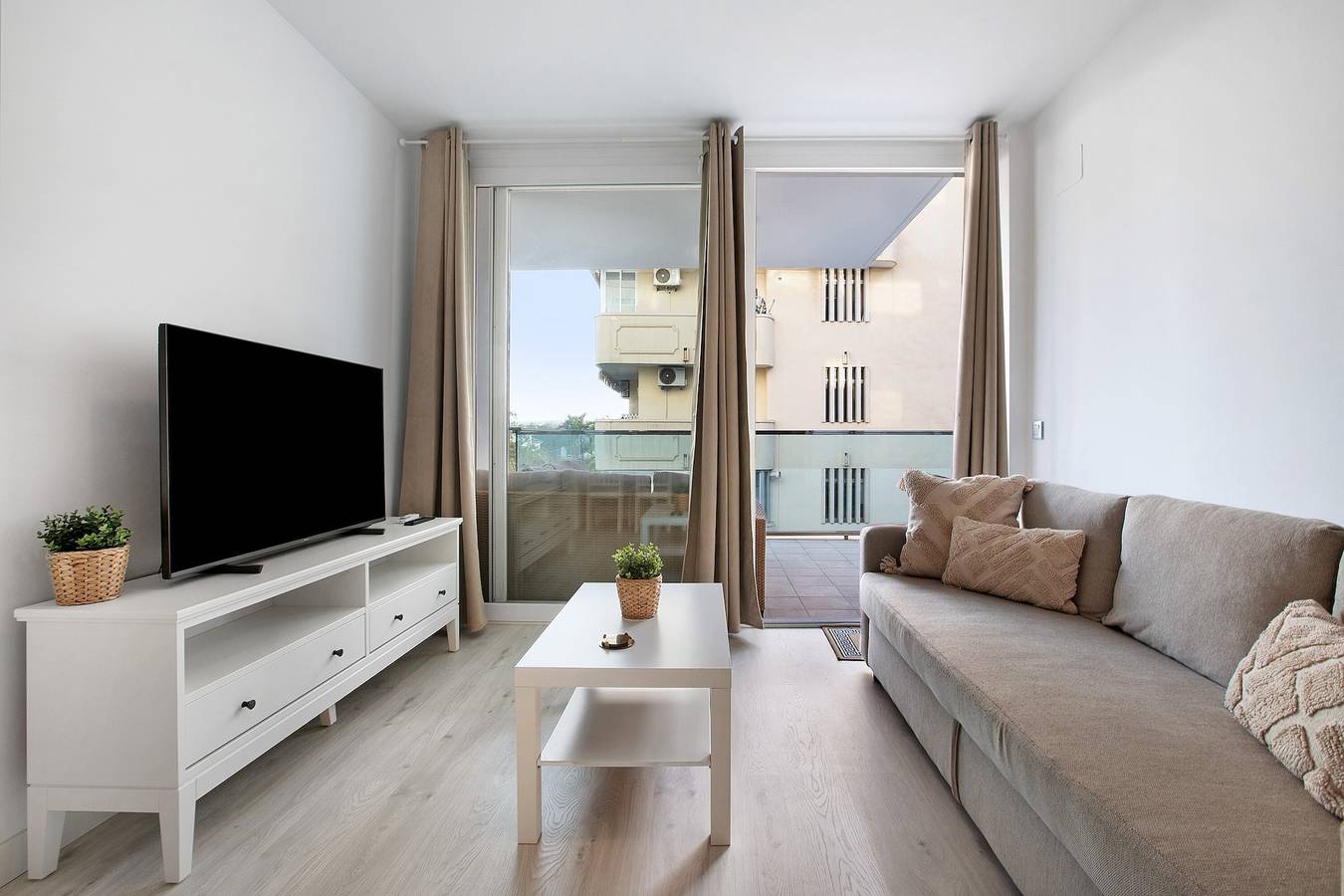 Apartamento entero, Apartamento "Edificio Italia" con terraza privada y Wi-Fi in Torrequebrada, Benalmádena
