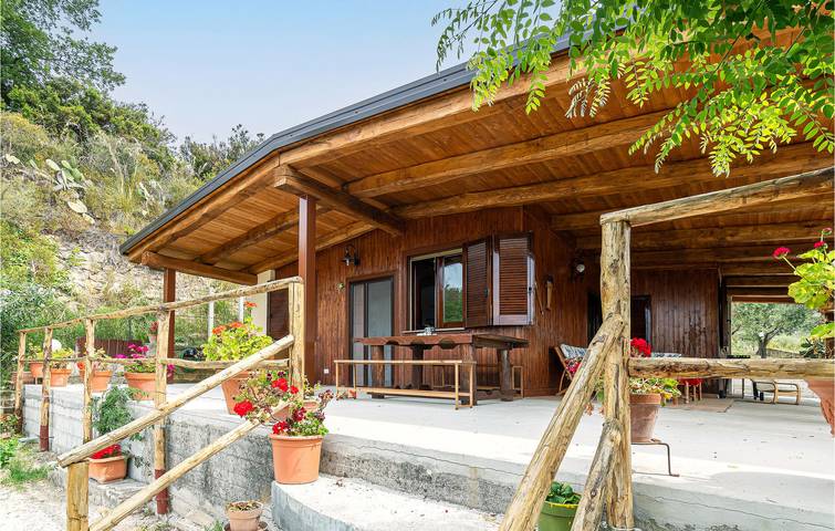 Casa vacanza per 4 persone, con Terrazza e Giardino a Ascea