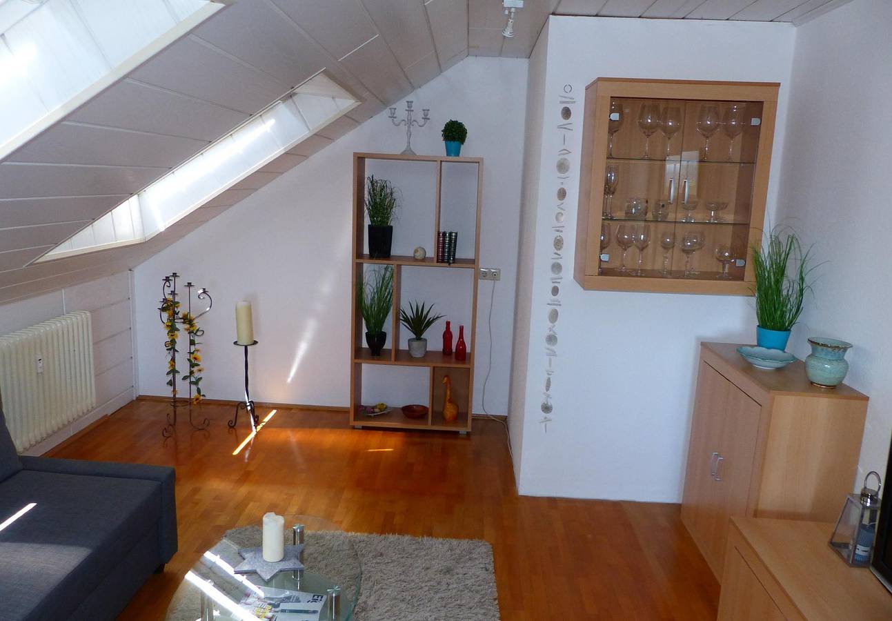 Ganze Ferienwohnung, Apartment Wörth mit Ausblick in Wörth am Rhein, Rheinebene