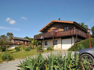 Gîte pour 8 personnes, avec jardin ainsi que sauna et balcon, adapté aux familles à Somme-Leuze