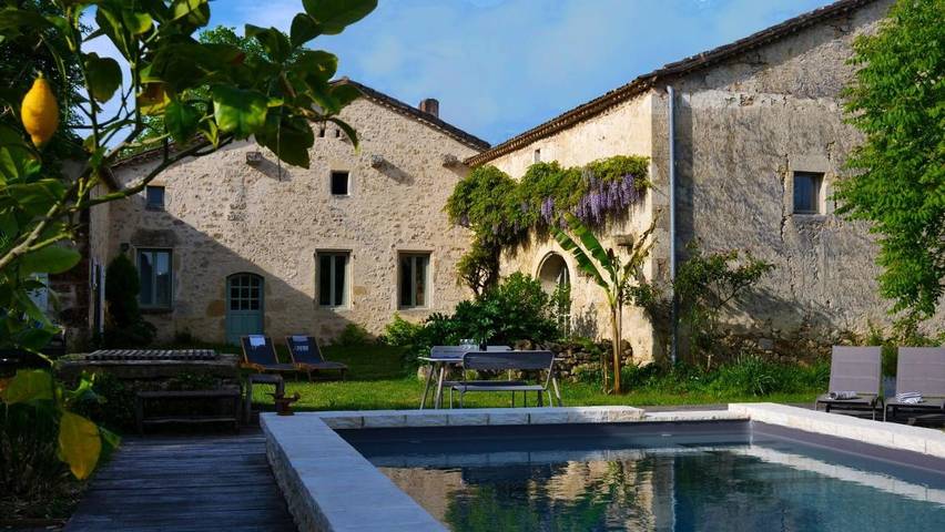 Gîte pour 2 personnes, avec piscine ainsi que jardin et vue à Ruch (homonymie)