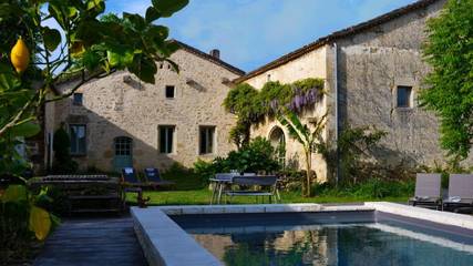 Maison d’hôte pour 2 personnes, avec vue ainsi que piscine et jardin à Ruch (homonymie)