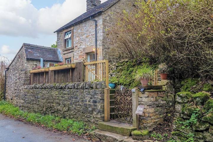 Cottage for 2 people, with Terrace and Garden in Alstonefield