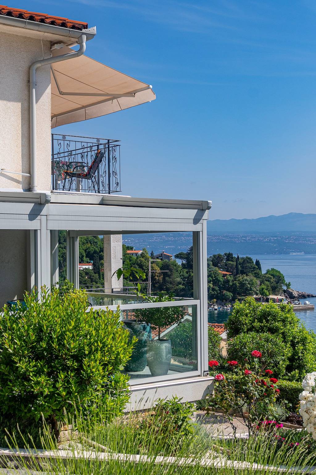 Ganze Wohnung, Apartments by the sea Medveja, Opatija - 7720 in Medveja, Opatija Riviera