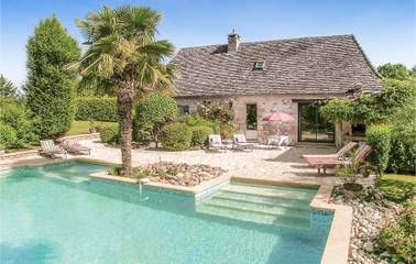 Gîte pour 7 personnes, avec piscine et jardin à Fleurac