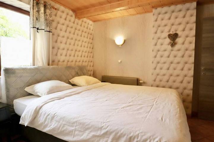 Gruppenhaus auf dem Land mit Infrarotsauna in Couvin, Parc Naturel Viroin Hermeton