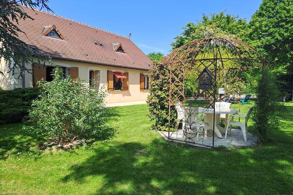 Maison de campagne familiale avec jardin, proche du Haras du Pin, calme et agréable in Le Merlerault, Région d'Argentan