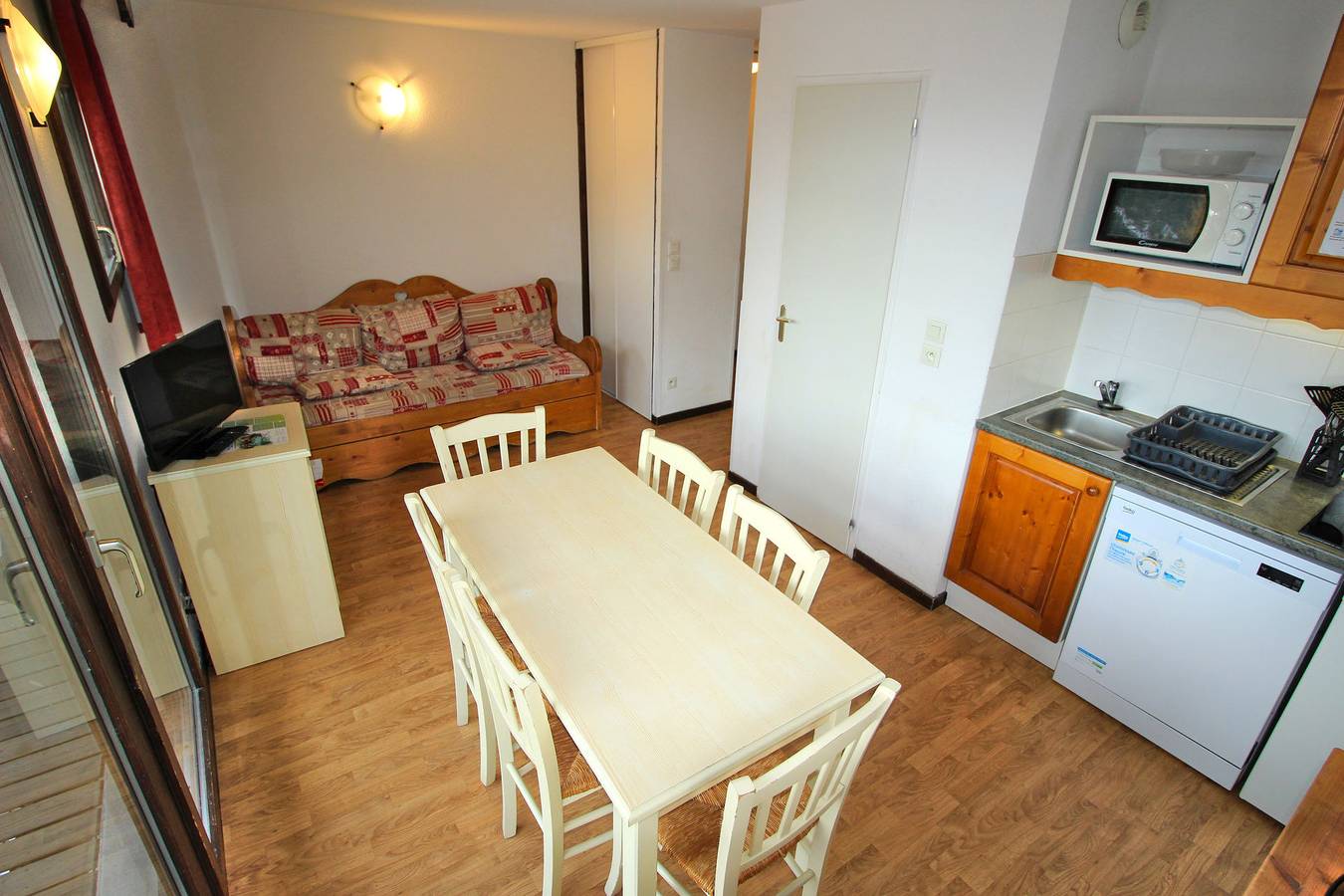 Appartement entier, Appartement avec 2 fenêtres en angle et magnifique vue montagne in La Norma, Villarodin-Bourget