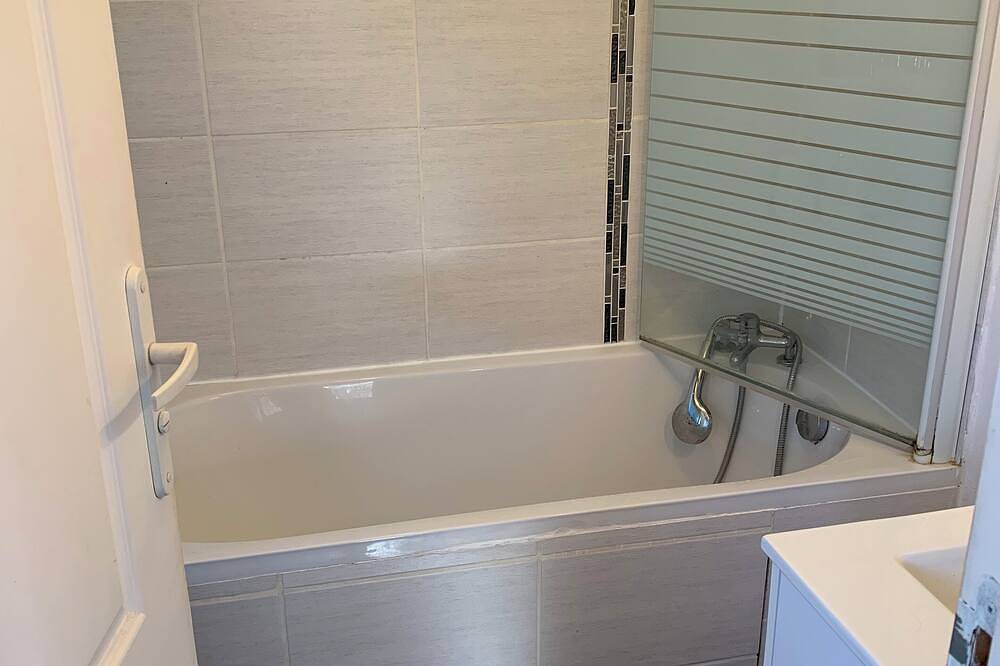 Cosy town house, 1 bedroom, sleeps 4 - Outsideeur 150 m² - Parking in Aubagne, Marseille region