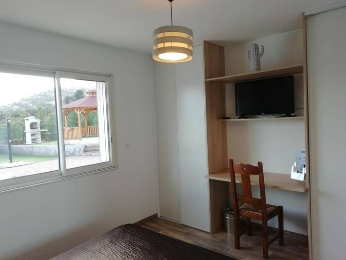 Chambre d’hôte pour 2 personnes, avec jardin ainsi que terrasse et piscine à Alata - 4