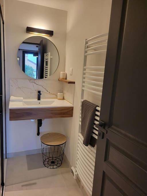 Appartement entier, One-Bedroom Apartment in Gourdon, Quercy