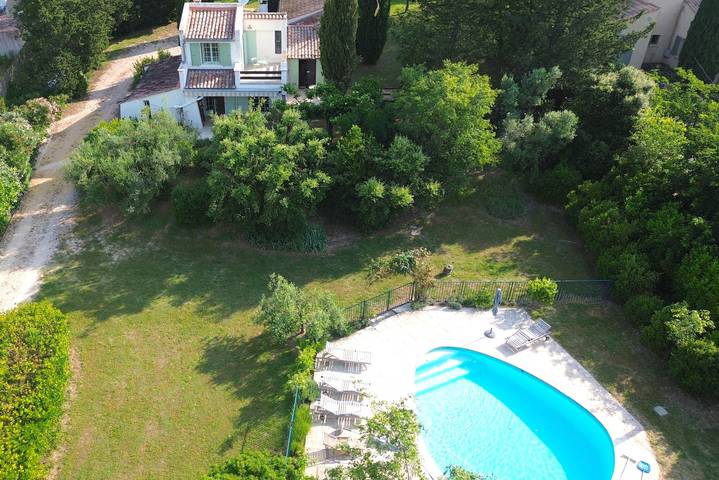 Location de vacances pour 7 personnes, avec terrasse et jardin à Saint-Maximin (Nimes) - 2