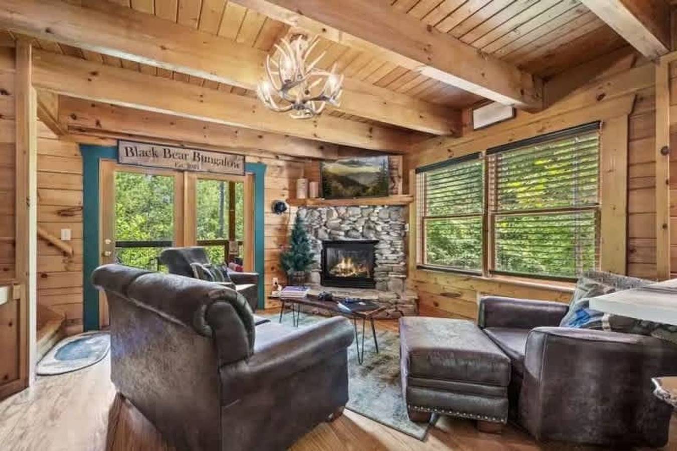 Apartamento inteiro, Black Bear Bungalow by Beyond Expectations in Gatlinburg, Condado de Sevier