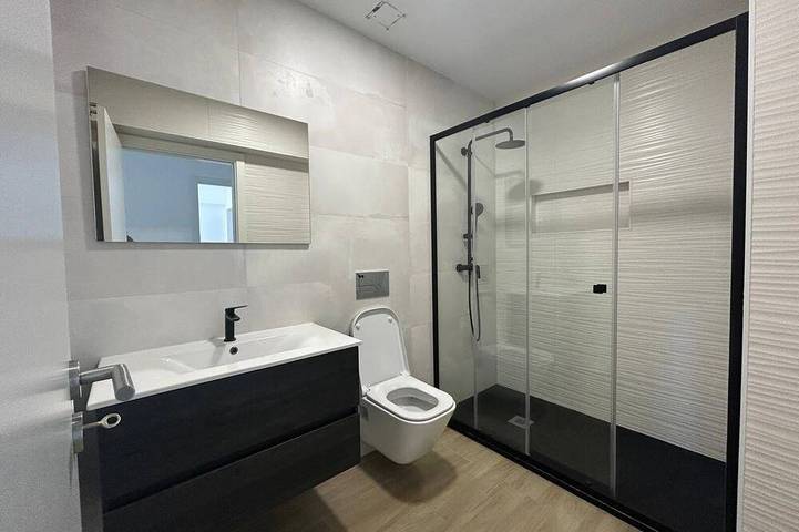 Apartamento T2 com Terraço in Santo António dos Olivais, District de Coimbra