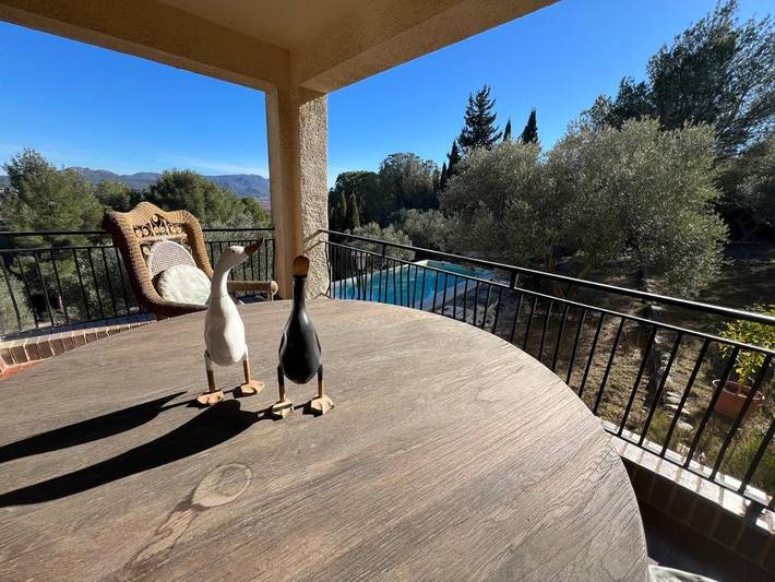 Location de vacances pour 10 personnes, avec vue ainsi que piscine et jardin à Garriguella - 4