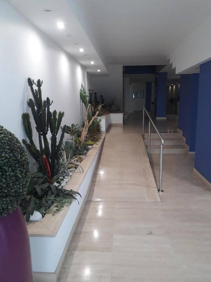 Ganze Wohnung, Fronte Mare-Centrale-Riviera Palace-Giulianova-Apartment-affitti solo da Sabato a Sabato in Venere Mare, Giulianova (Gemeinde)