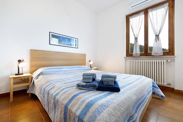 Appartement entier, Appartement « Elena E Joerg 1 » avec vue montagne, jardin commun et Wi-Fi in Vezzi Portio, Riviera di Ponente