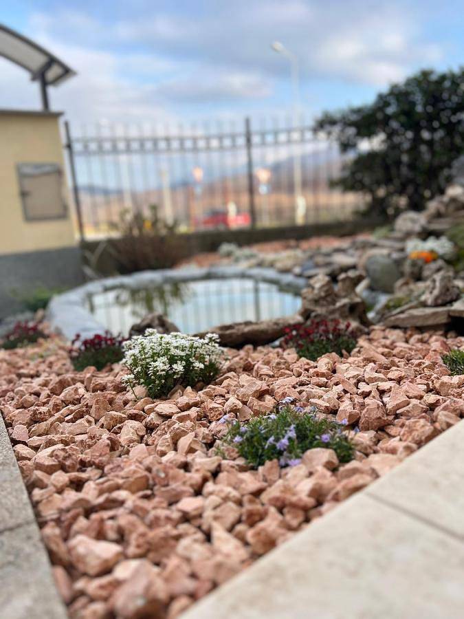 Gîte pour 18 personnes, avec Balcon et Terrasse ainsi que Jardin et Vue à Borgo San Dalmazzo