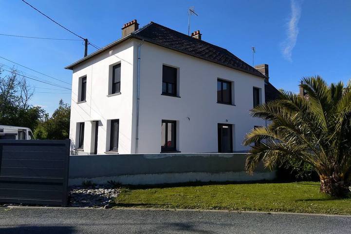 Location de vacances pour 10 personnes, avec terrasse et jardin à Portbail