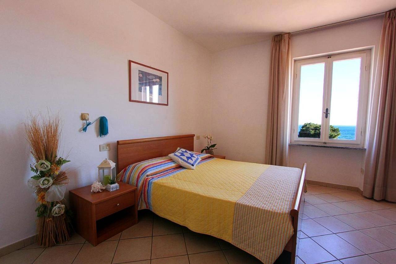 Double Room with Garden View in Spiaggia di Sant' Andrea, Marciana