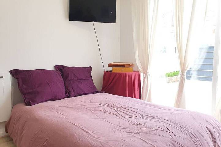 Ganze Wohnung, Large, bright studio for 4 people in Bois-d'Arcy, Yvelines