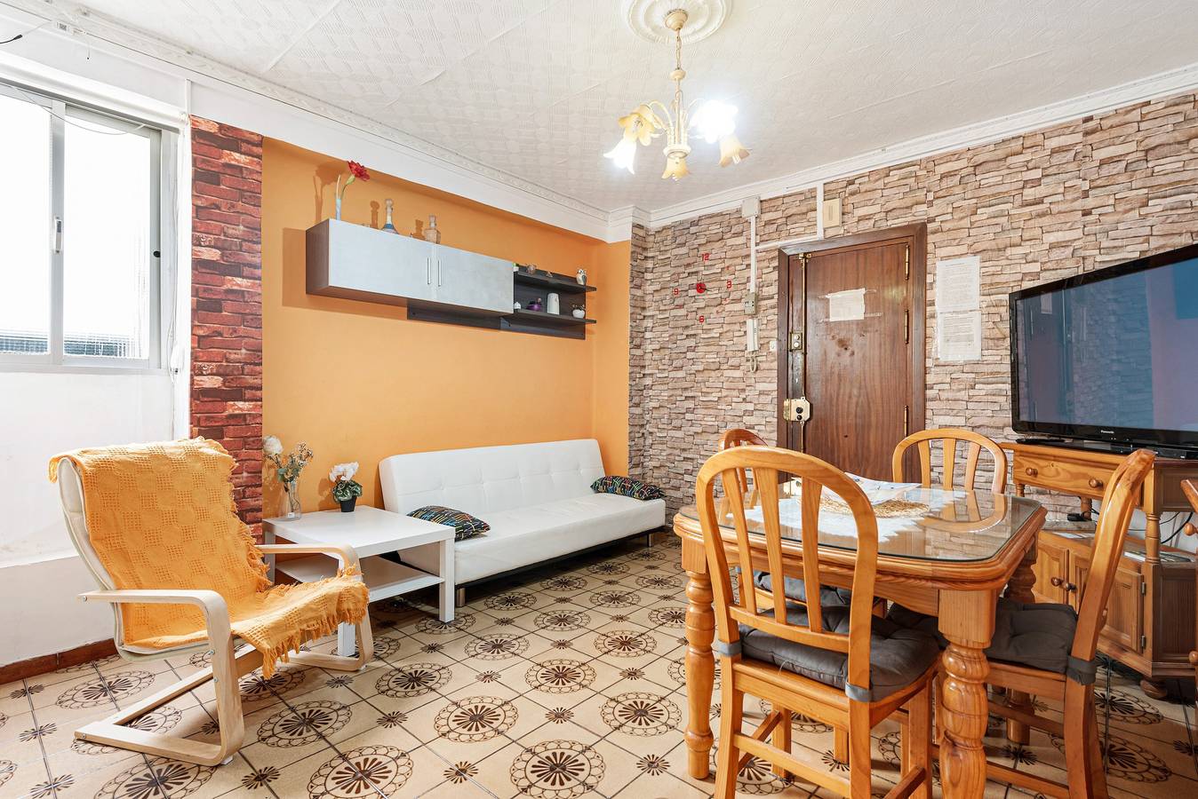 Apartamento entero, Apartamento 'Lulu' con Wi-Fi y aire acondicionado in Suárez, Málaga