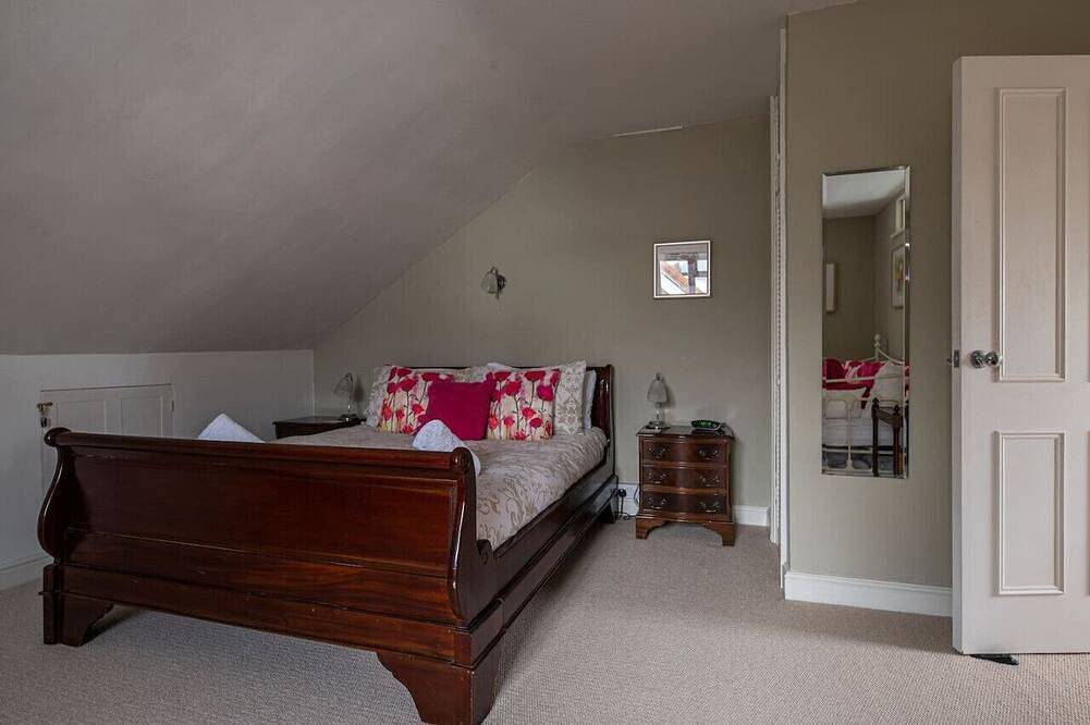 Period Townhouse w/ garden in Central Broadstairs in Botany Bay, Kent