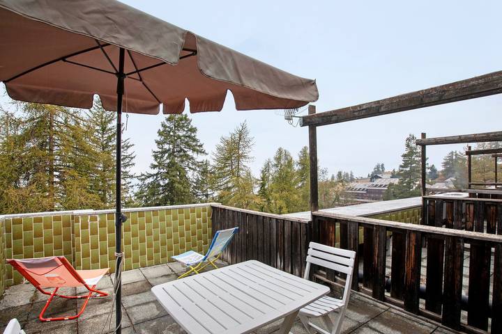 Entire apartment, Apartment 'Casa Andrea Vista Monte Bianco' with Mountain View, Balcony and Wi-Fi in Comune di Gressan, Italian Alps