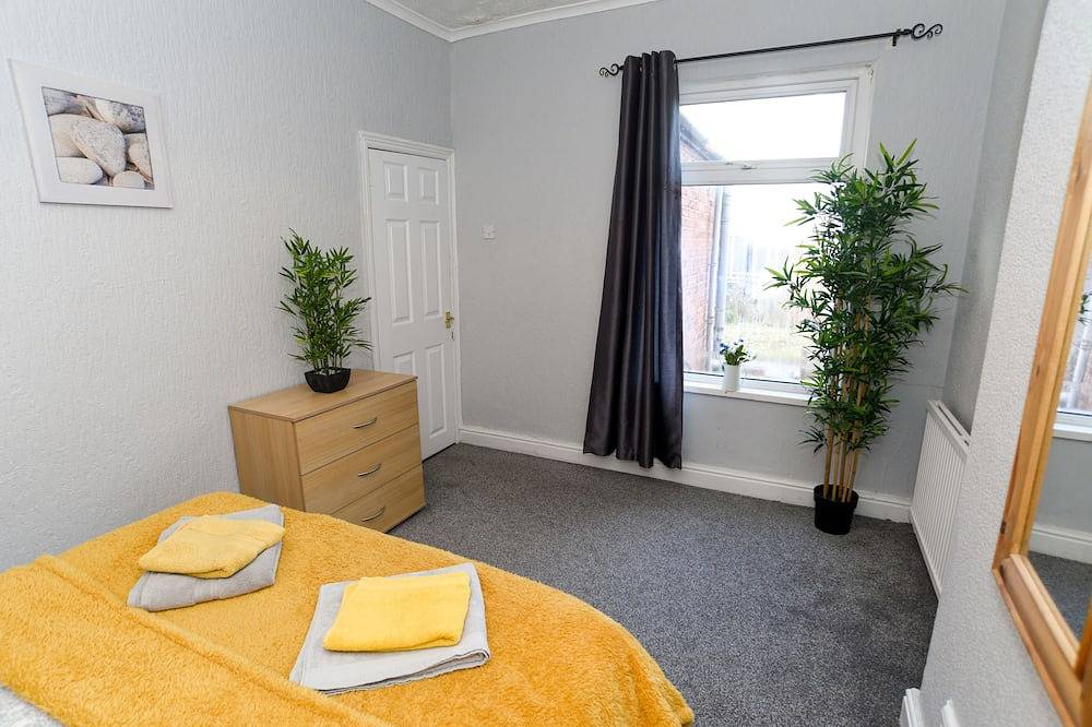 Luxuriöses Reihenhaus mit 2 Schlafzimmern neben Bentley Motors. in Crewe, Cheshire East