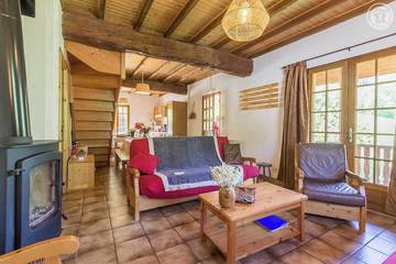 Gîte pour 13 personnes, avec terrasse à Saint-Colomban-des-Villards