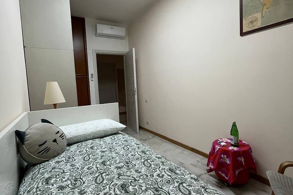 In the heart of Brianza, rent your room in a quiet space. in Robbiate, Brianza