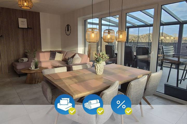 Ferienhaus für 8 Personen, mit Balkon und Balkon/Terrasse sowie Terrasse und Garten in Wangerland