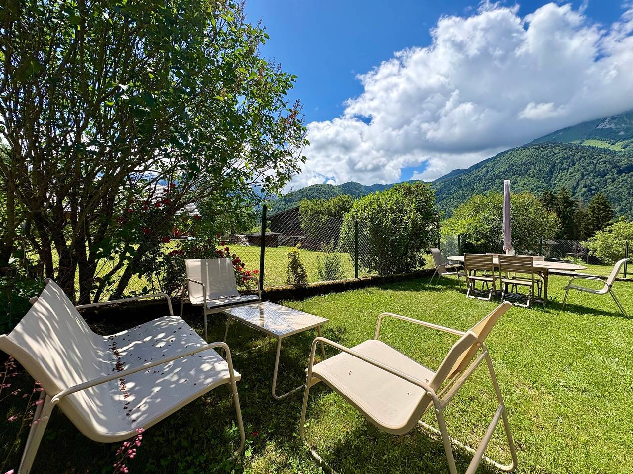 La Grange des Lilas - Jardin Wifi Parking - au coeur des montagnes in La Compôte, Région de Chambéry
