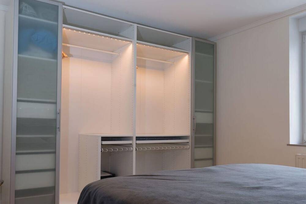 Ganze Wohnung, Ferienwohnung direkt an der Nied - Appartement/Fewo, Dusche, Wc, 1 Schlafraum in Rehlingen-Siersburg, Saargau