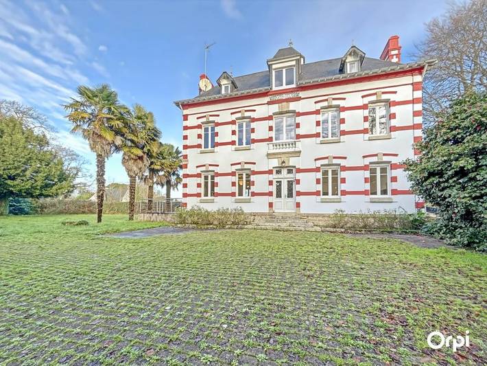 Location de vacances pour 14 personnes, avec terrasse et jardin à Quéven