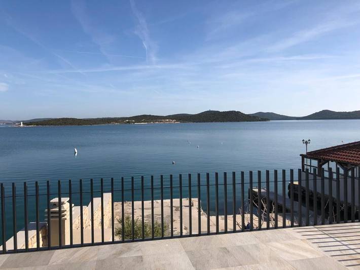 Villa pour 6 personnes, avec jardin et vue, animaux acceptés à Tisno - 3