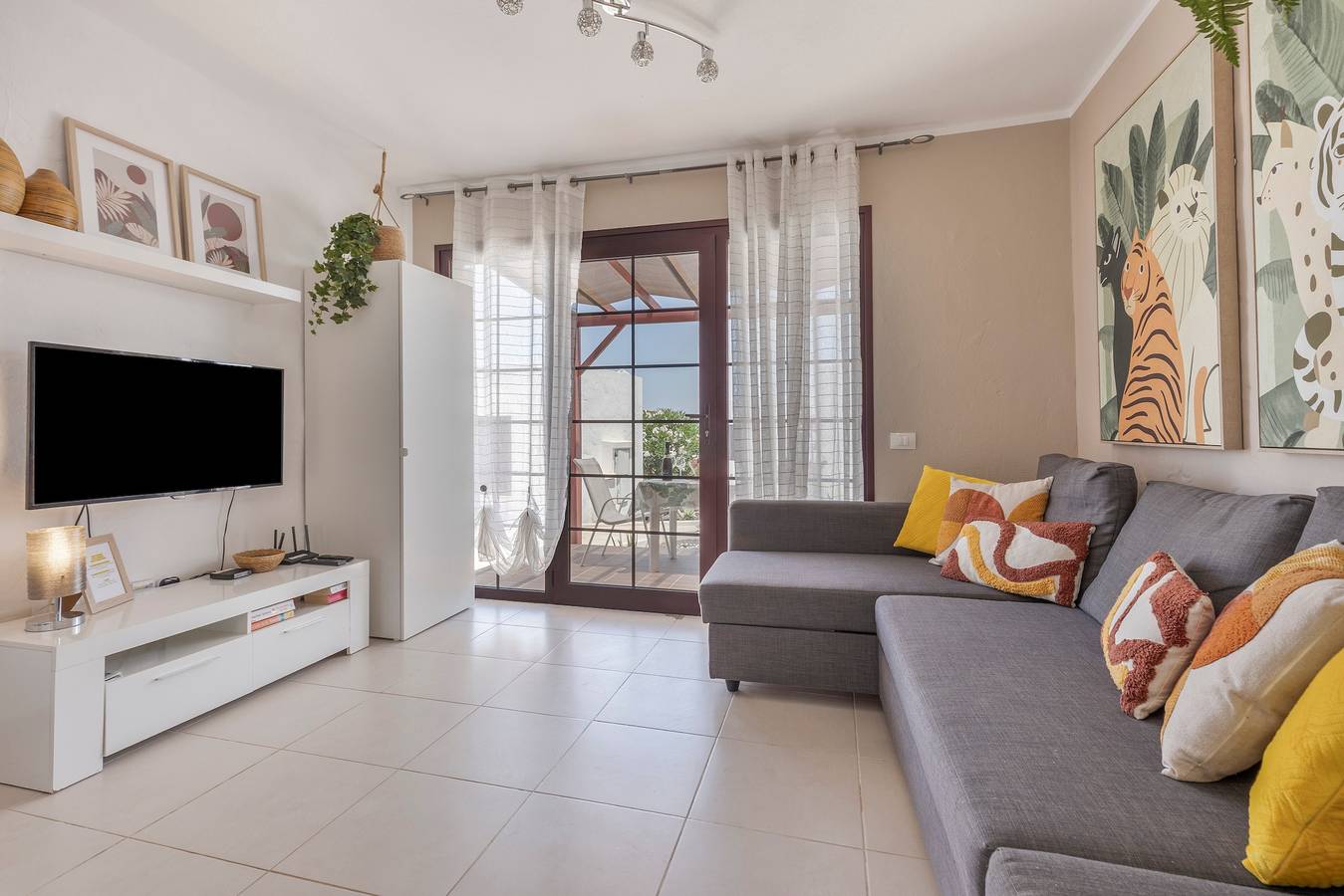 Ferienhaus „Oasis“ mit Gemeinschaftspool, privater Terrasse und Wlan in Caleta de Fuste, Antigua
