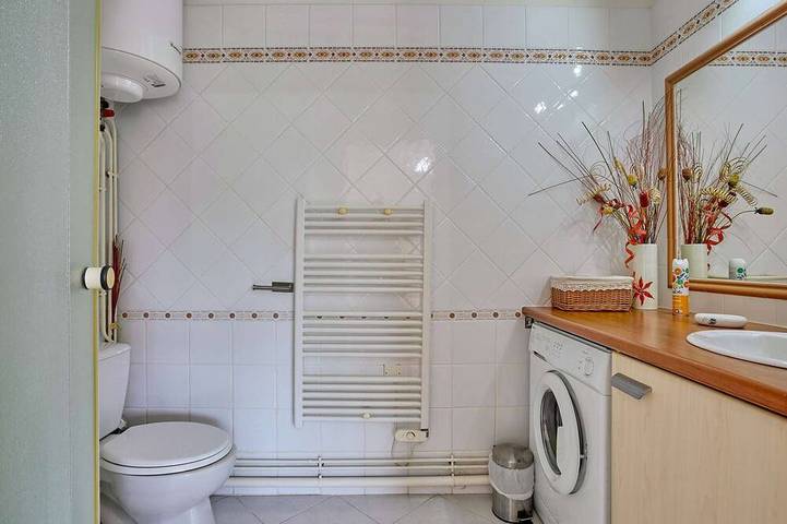 Appartement entier, Studio rénové pour 2 pers., proche Lac de l’Uby, animaux admis, parking in Cazaubon, Gers