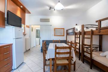 Apartment for 7 People in Paros, Paros Regional Unit, Photo 1