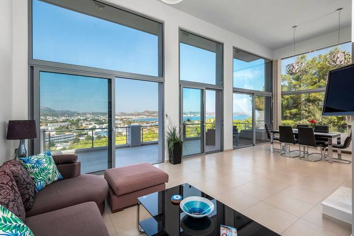 Location de vacances pour 8 personnes, avec terrasse ainsi que jacuzzi et jardin à Faliráki - 3